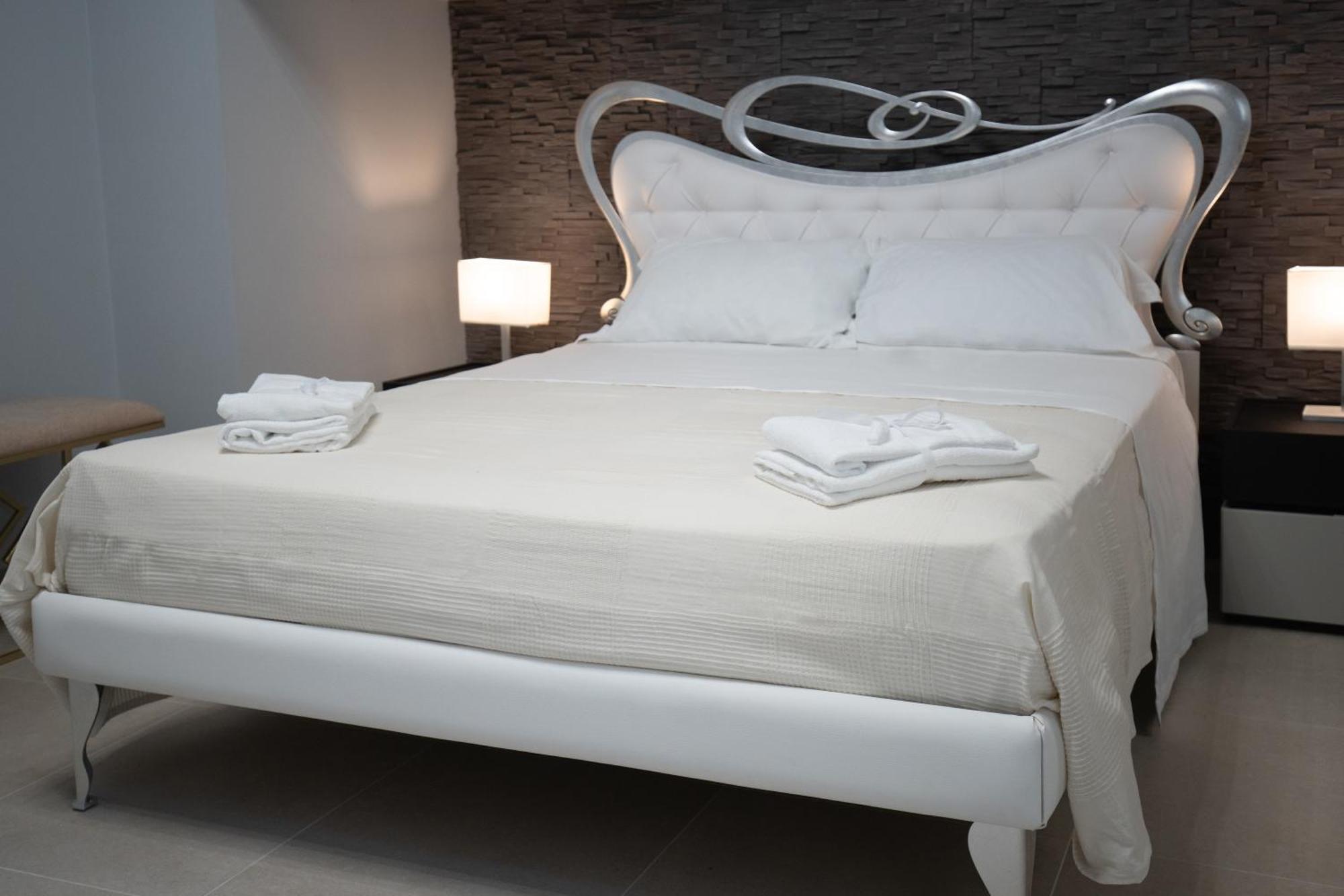Iitana Luxury Apartments Catania Exterior photo